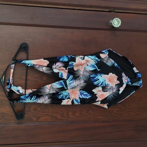 DKNY Floral Black Tie Halter One Piece Swimsuit Size XXL - Picture 1 of 6